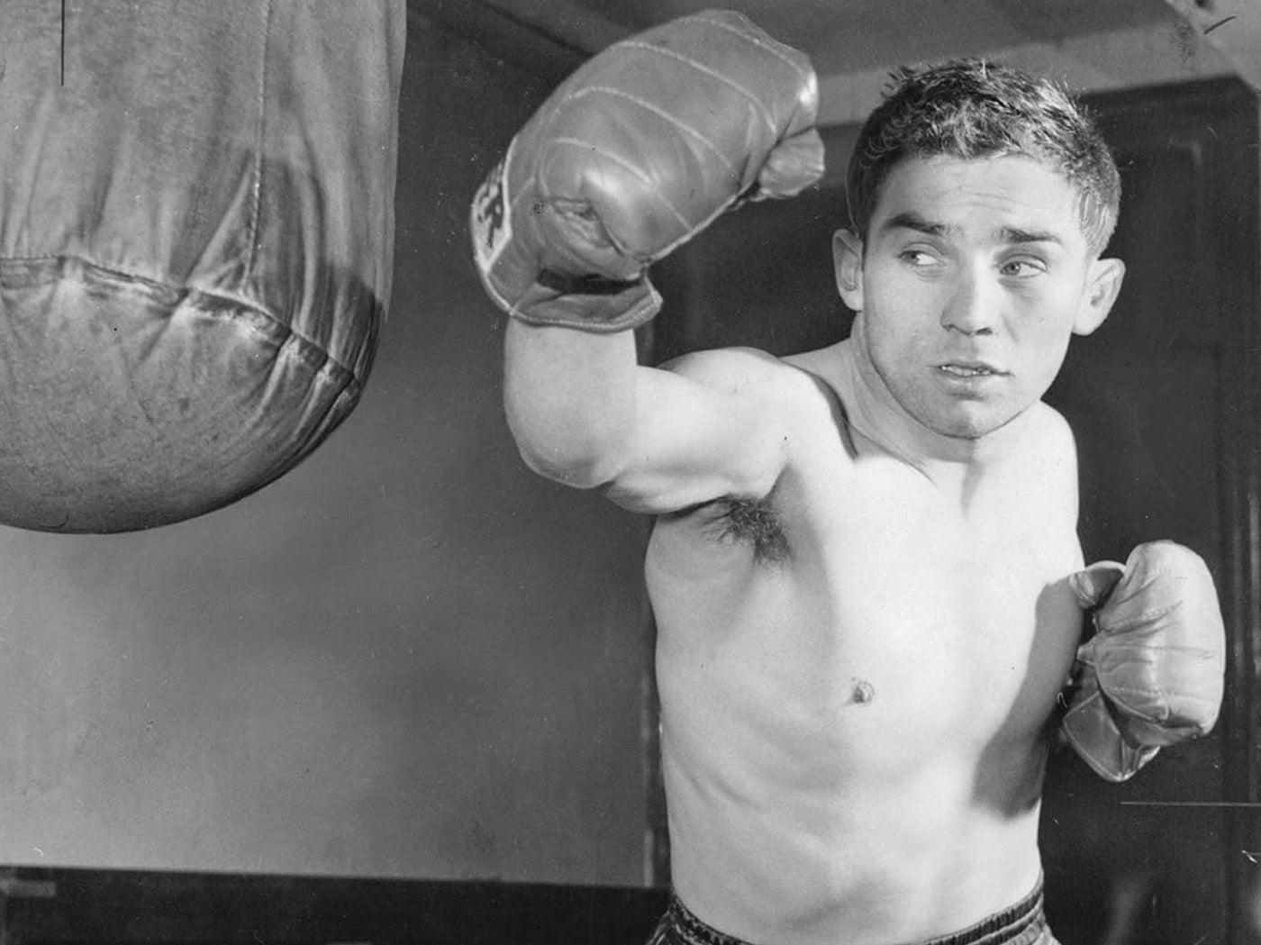 HOWARD WINSTONE - THE WORLD AT HIS FINGERTIPS