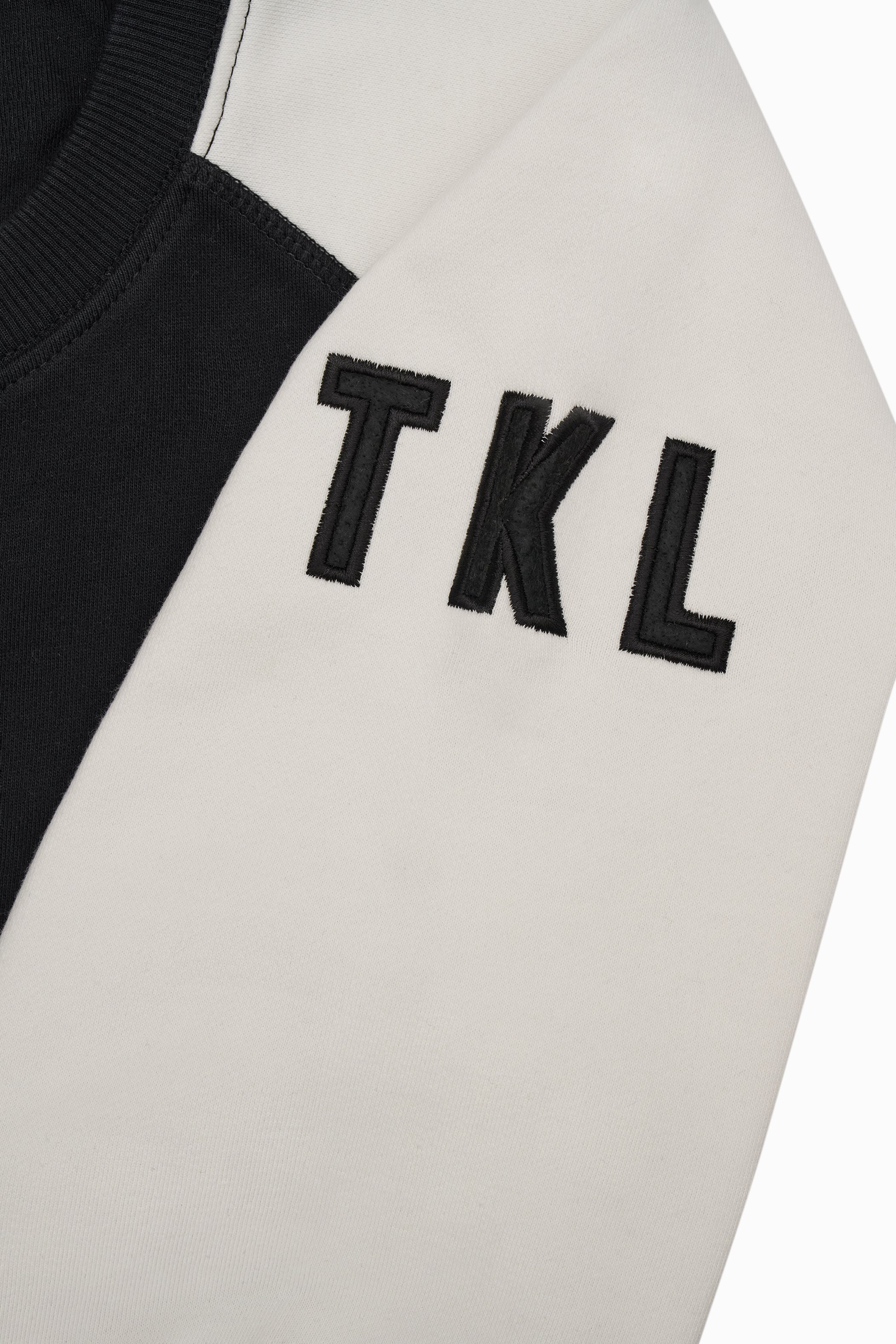 ALDGATE SPHINX APPLIQUÉ SWEATSHIRT